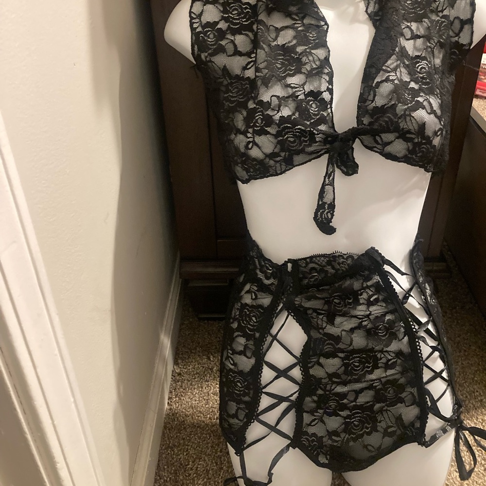 2 piece lace lingerie set